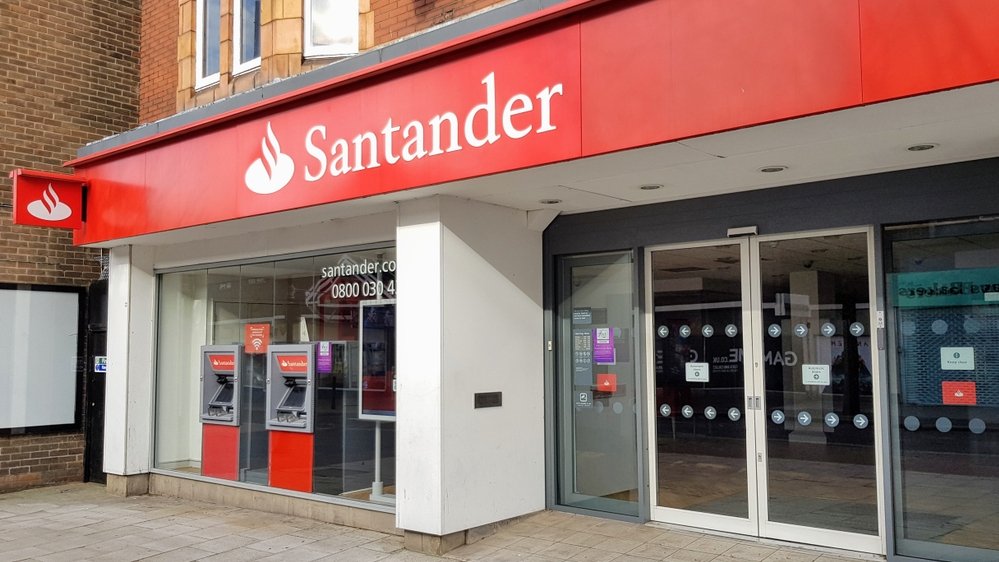 Santander To Cut 123 Current Account Interest Again And Itll Now Pay 03 2615